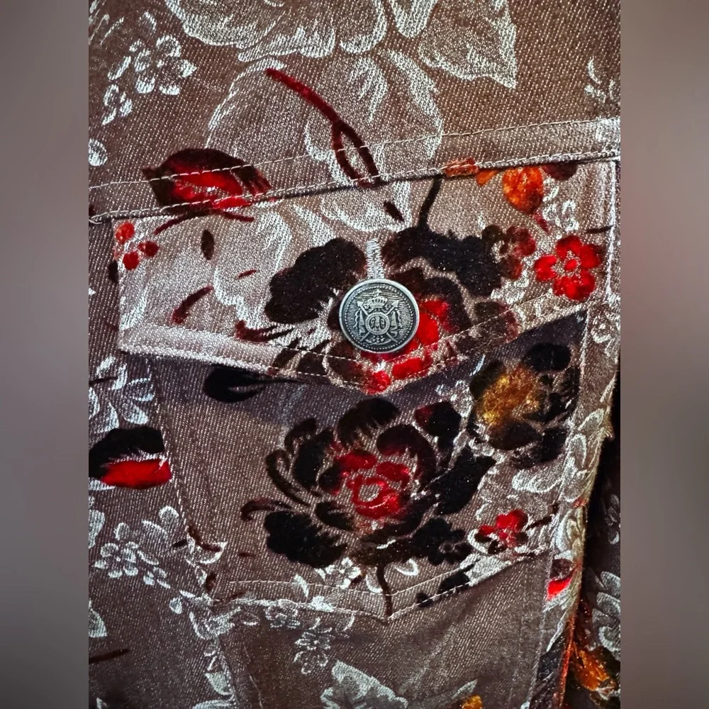Floral Embroidered Jacket - Picture 4 of 5